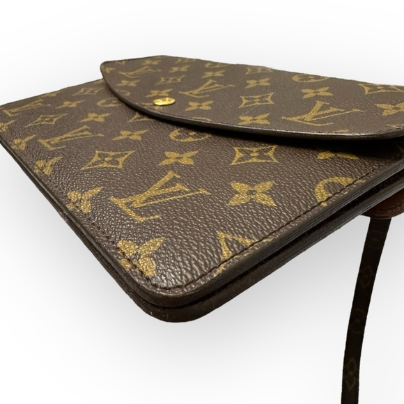 LOUIS VUITTON Rare Pre-1980s Monogram Double Rabat Pochette, Vintage - Picture 9 of 15